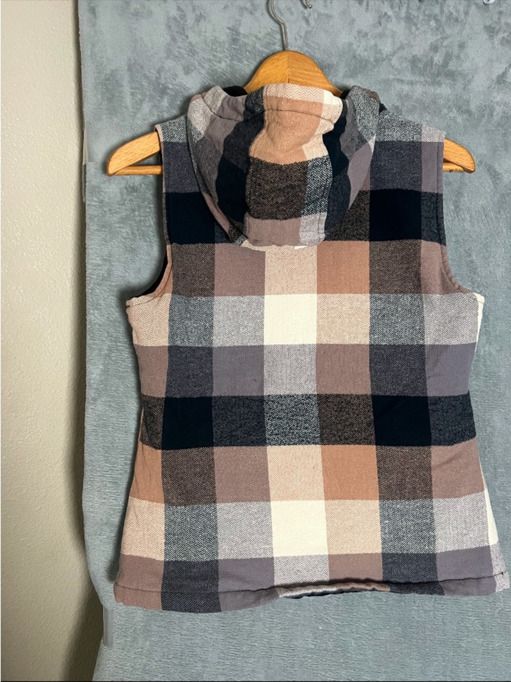 KAVU VEST SIZE‎ SMALL - Picture 4 of 4